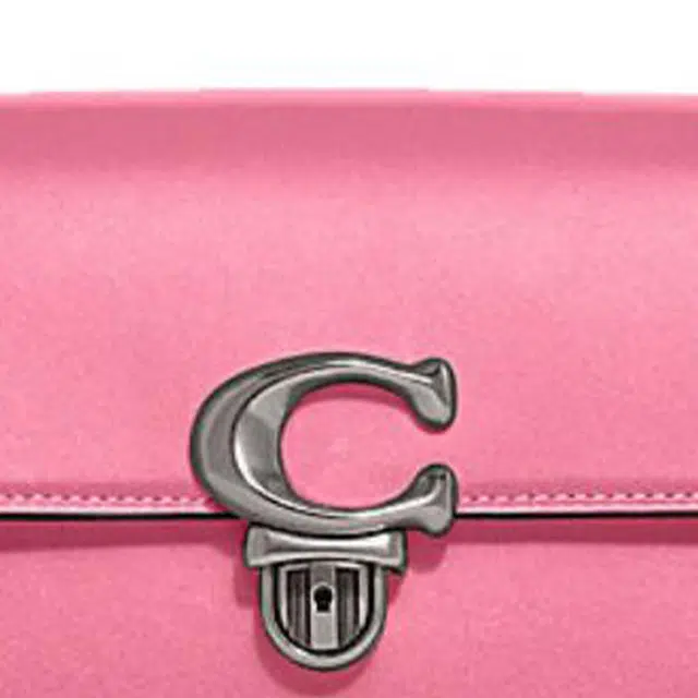 COACH Studio 19