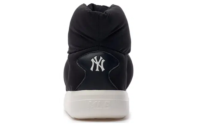 MLB Chunky Classic A FLEECE Bouncer