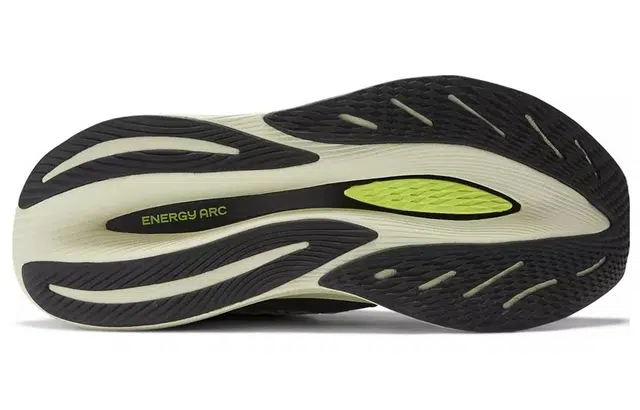 New Balance FuelCell SC Elite v3