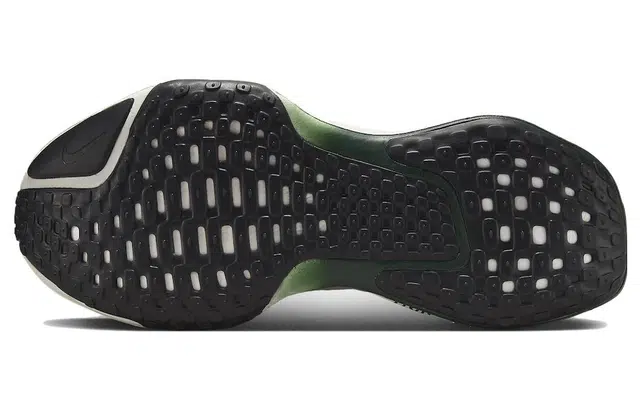 Nike ZoomX Invincible Run Flyknit 3