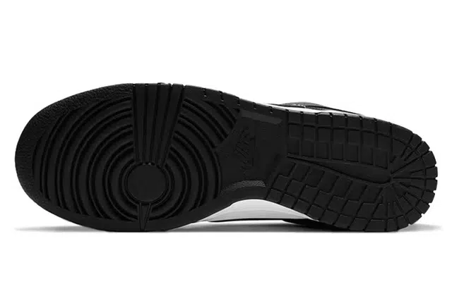 Nike Dunk Low "Panda"