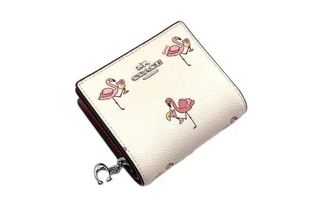 COACH Snap Wallet 11 Logo