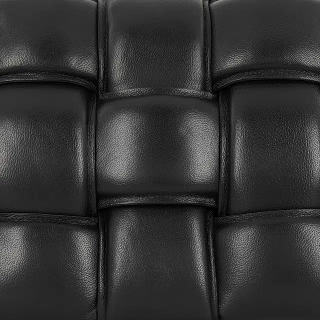Bottega Veneta Chain Cassette 15Intreccio
