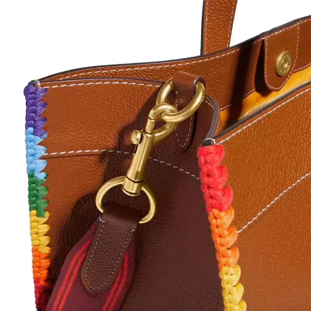 COACH Field 40 Logo Tote
