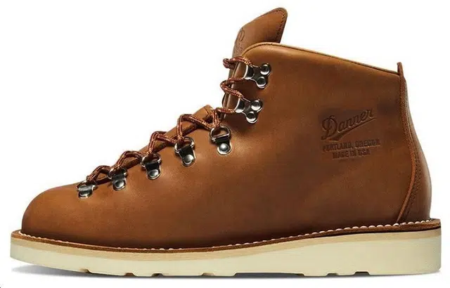 Danner Mountain Light