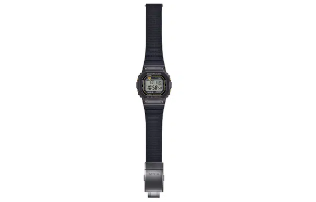 CASIO G-SHOCK 200 MRG-B5000R-1JR
