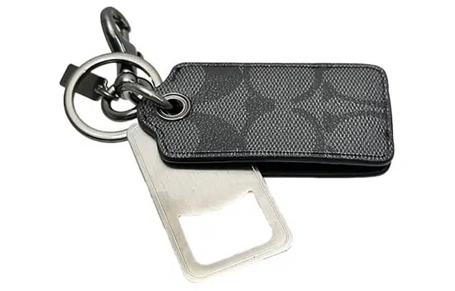 COACH key fob 4 Logo
