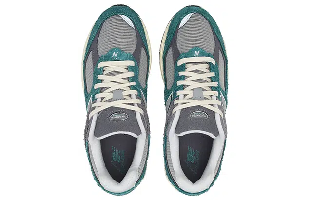 New Balance NB 2002R