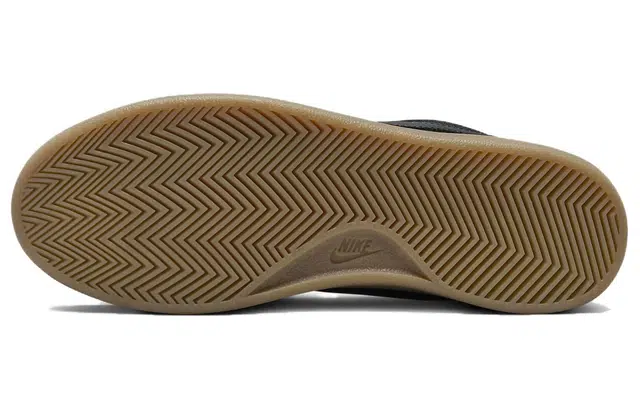 Nike Court Royale 2