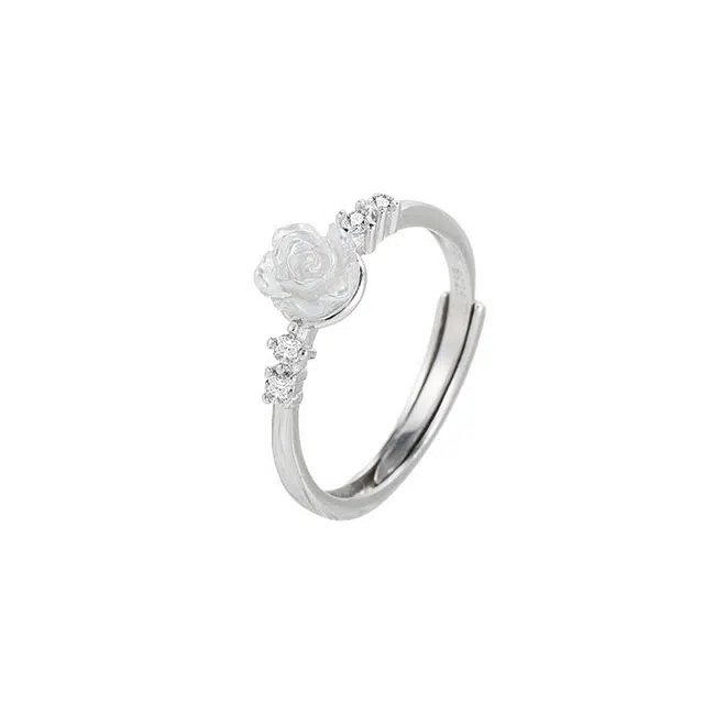 希遇 炫彩山茶花温柔气质治愈系透明花朵 铜 戒指 女款