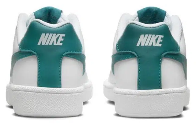Nike Court Royale