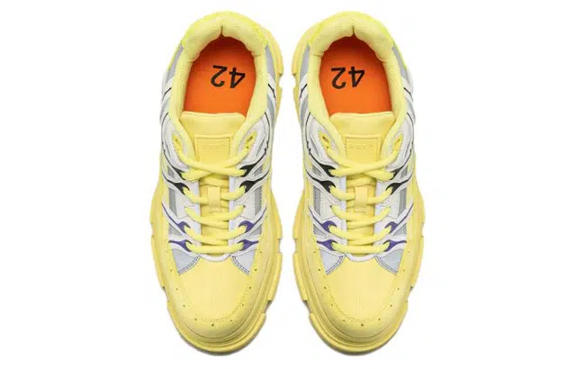 both Gao Eva RUNNER