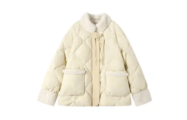 花栗鼠小姐 雪月凝香~拼色立领插肩袖大口袋新中式盘扣保暖羽绒服 女款