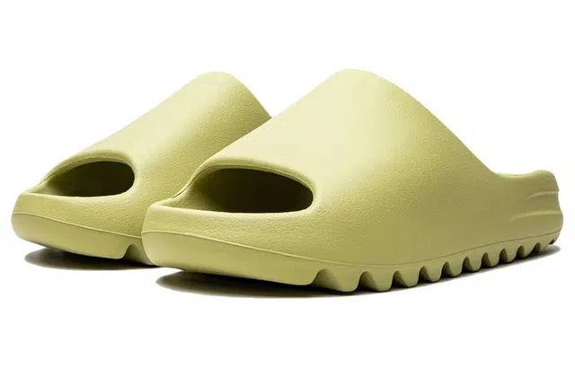 adidas originals Yeezy Slide Resin