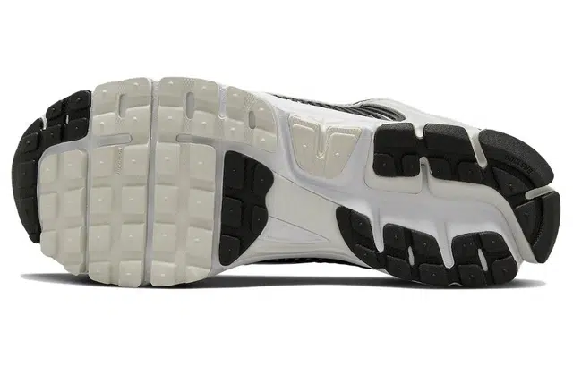 Nike Air Zoom Vomero 5