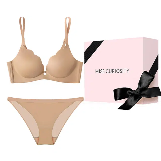 好奇蜜斯无痕内衣女薄小胸聚拢显大无钢圈性感防下垂文胸罩套装黑