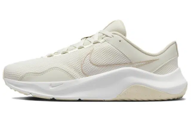 Nike Legend Essential 3