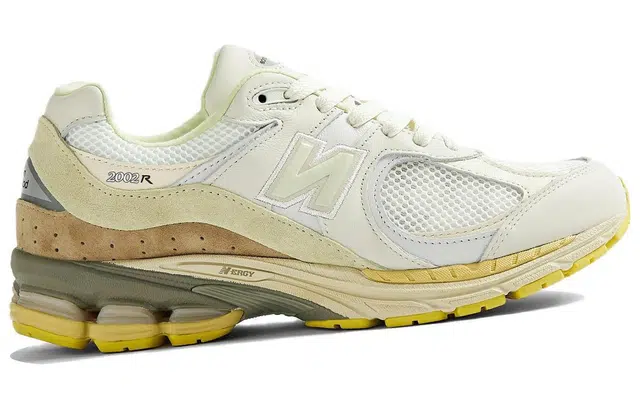 AURALEE x New Balance NB 2002R