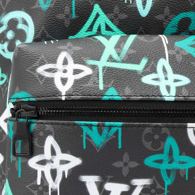 LOUIS VUITTON Discovery Monogram