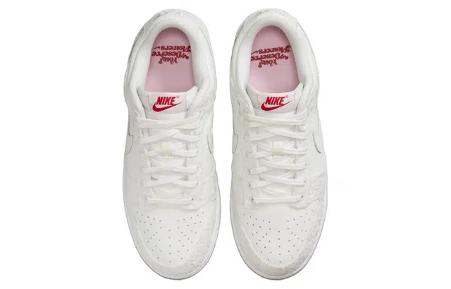 Nike Dunk WMNS Give Her Flowers