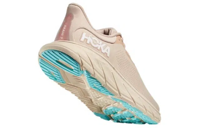 HOKA ONE ONE