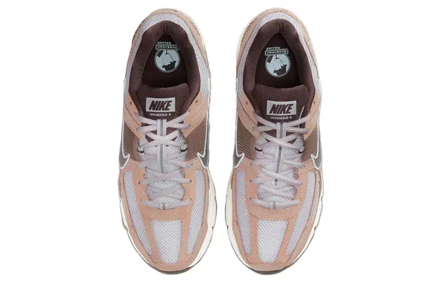 Nike Air Zoom Vomero 5