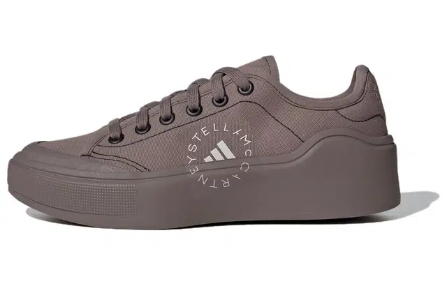 adidas Court