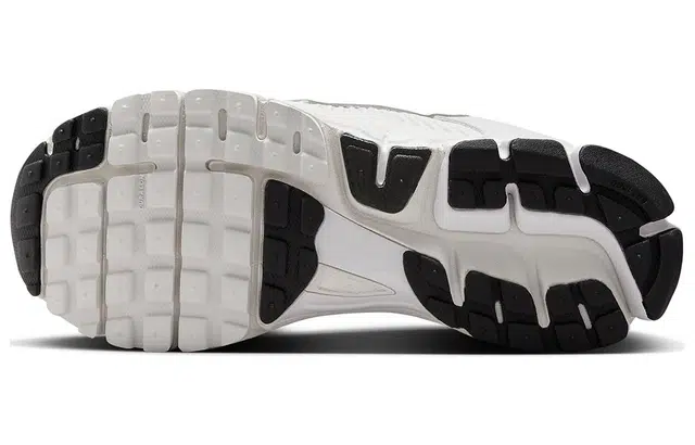 Nike Air Zoom Vomero 5