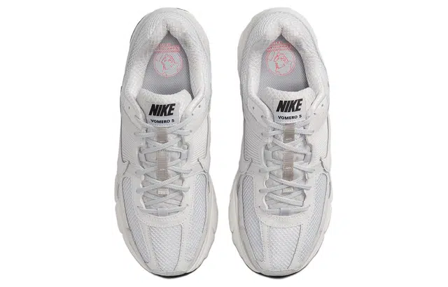 Nike Air Zoom Vomero 5