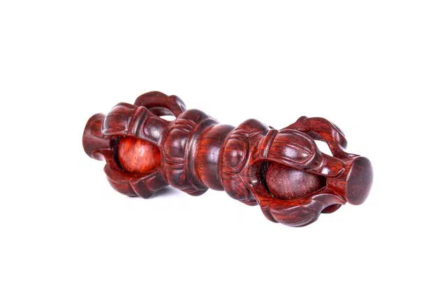 檀欣 精雕细琢镂空降魔杵实木雕刻文玩手工艺品红木摆件 绿檀 木作家居手把件 男女同款情侣款 血檀 礼盒装