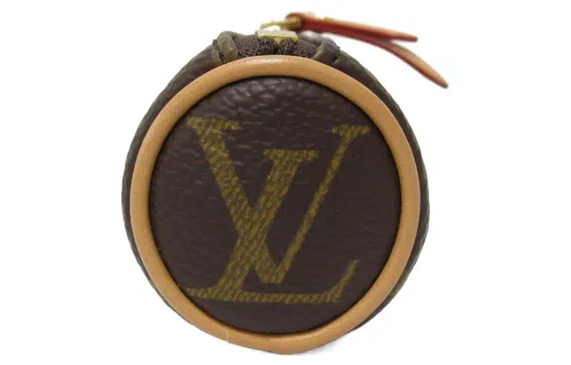 LOUIS VUITTON Papillon