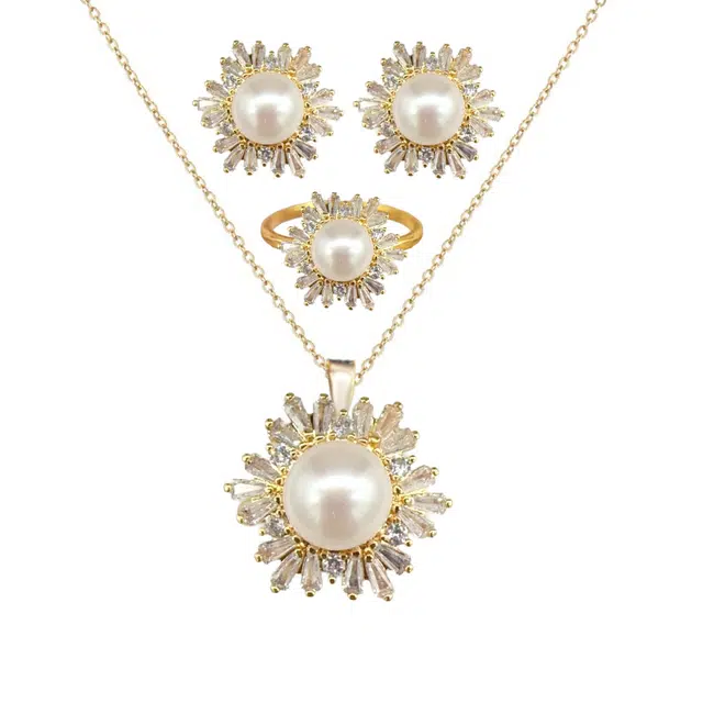 贝诗 高贵雪花新年年会配饰套装璀璨大气礼盒套装淡水珍珠项链耳钉戒指女款