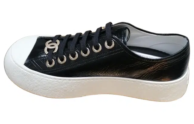 CHANEL 24P