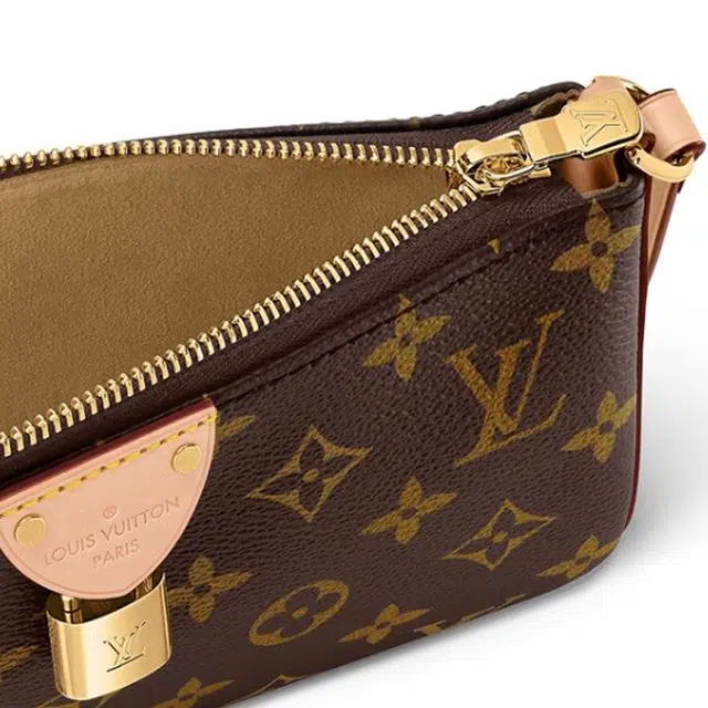 LOUIS VUITTON Pochette Tirette