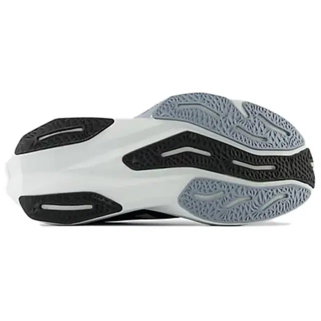 New Balance FuelCell Rebel V4