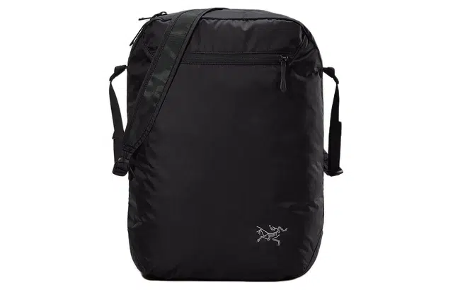 Arcteryx HELIAD 12L Logo