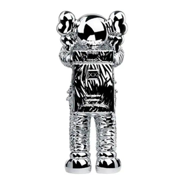KAWS KAWS HOLIDAY SPACE COMPANION 30cm