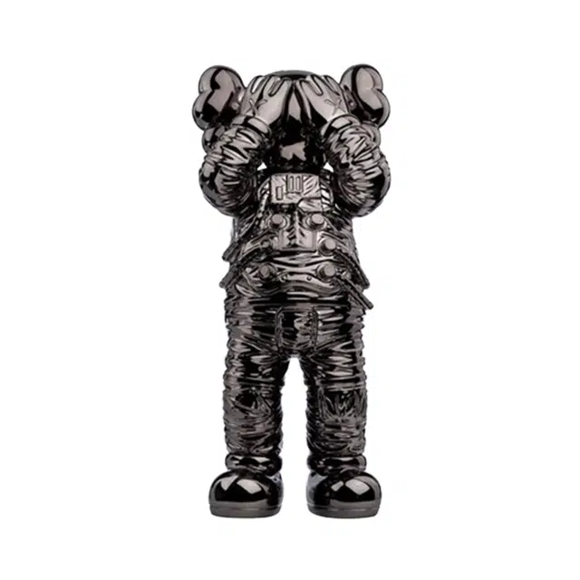 KAWS KAWS HOLIDAY SPACE COMPANION 30cm