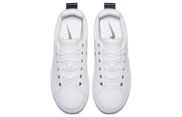 Nike Course Classic
