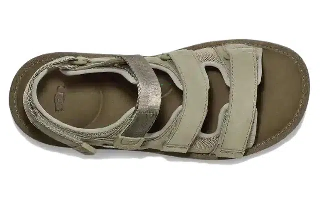 UGG