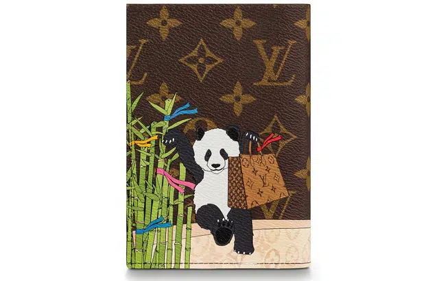 LOUIS VUITTON Passport