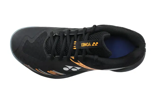 YONEX
