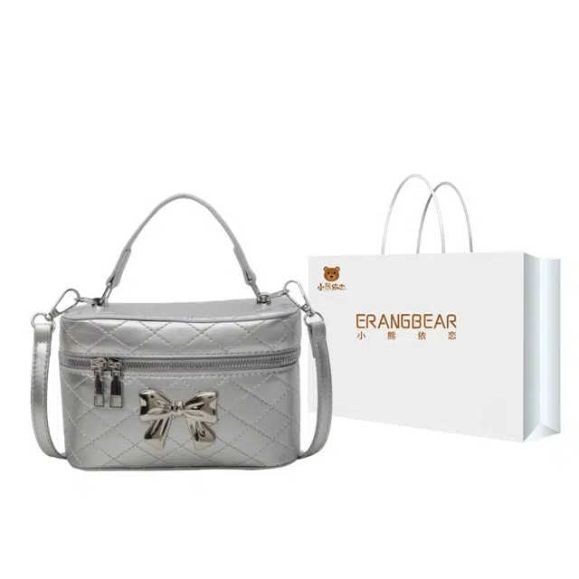 小熊依恋/韩版小众 时尚单肩 斜挎包 小方包 高级感手提 盒子包包