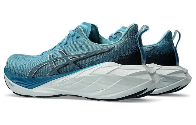 Asics Novablast 4