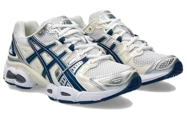 Asics GEL-Nimbus 9 Sneakers