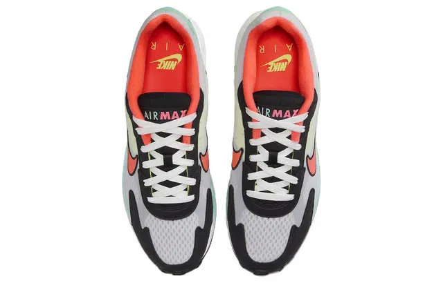 Nike Air Max Solo Hot Punch