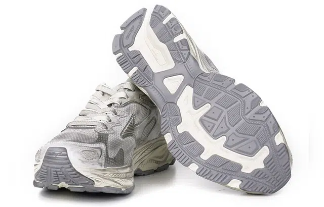 Mizuno Racer S
