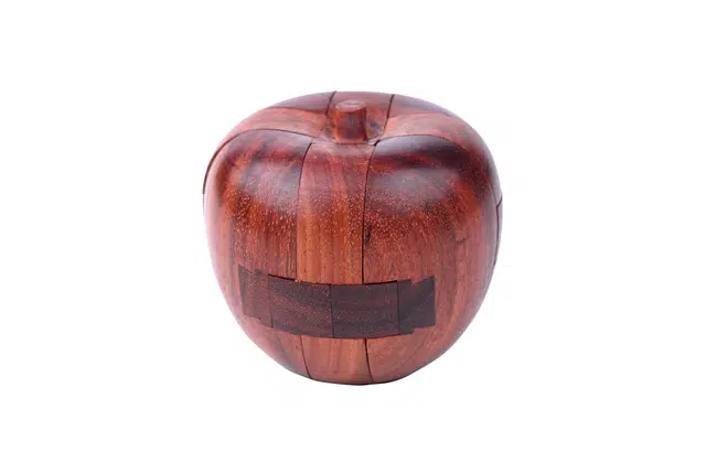 天纵 孔明锁减压益智文玩 榫卯工艺木制苹果鲁班锁平平安安 木作把件 男女同款情侣款 血檀