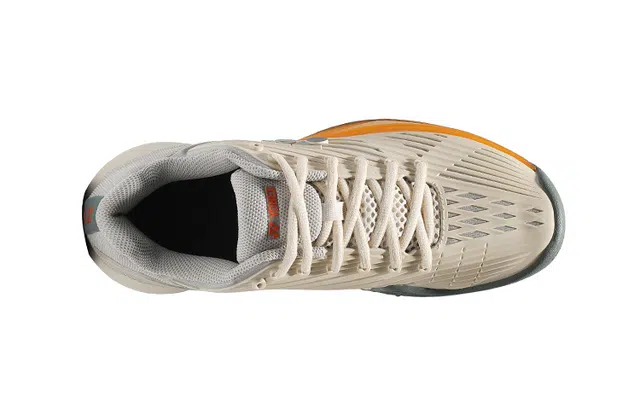 YONEX