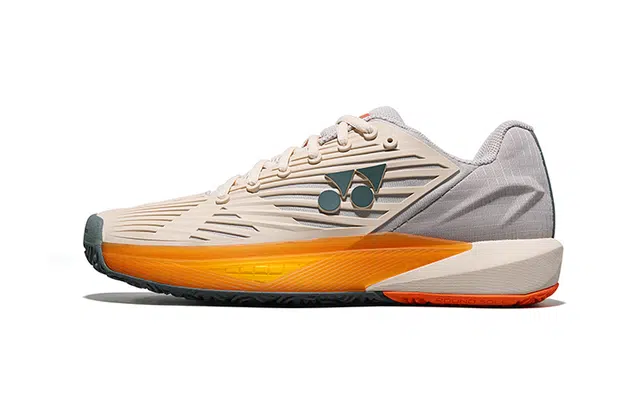 YONEX